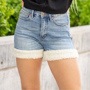 🟠NWT JUDY BLUE Denim Sherpa Cuff Shorts in Vintage Blue LG
